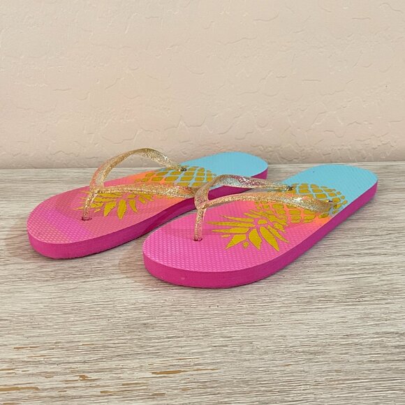 New The Children's Place Flip Flop Sandals Foil Metallic Gold Pineapple 5/6 - Picture 2 of 9